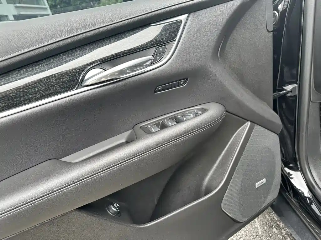 CADILLAC XT5 2021