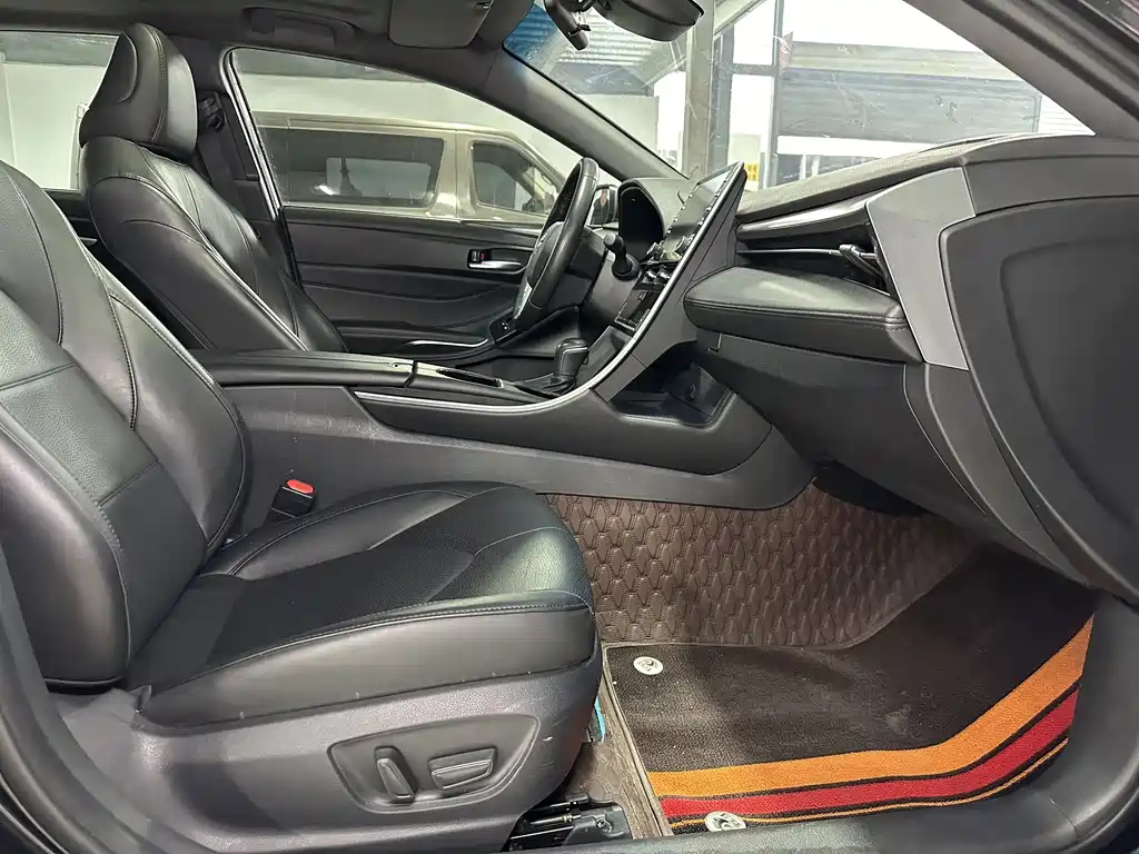 TOYOTA AVALON 2022