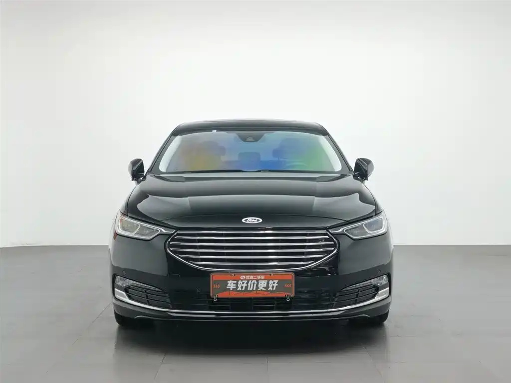 FORD TAURUS 2020