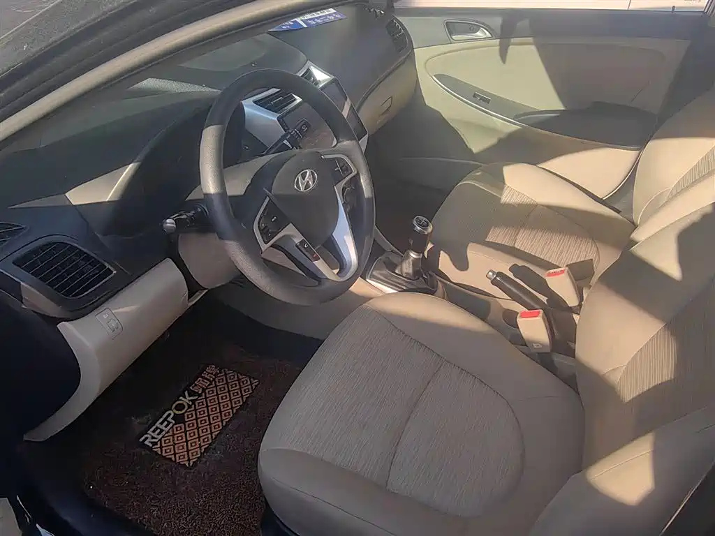 HYUNDAI RENA 2014