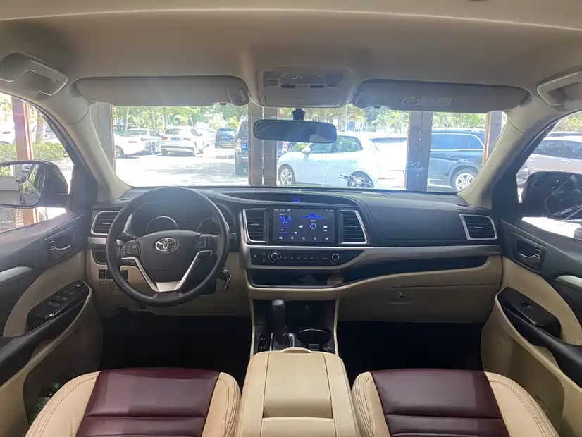 TOYOTA HIGHLANDER 2019