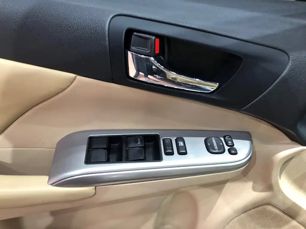 TOYOTA CAMRY 2013