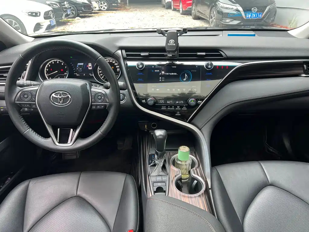 TOYOTA CAMRY 2021