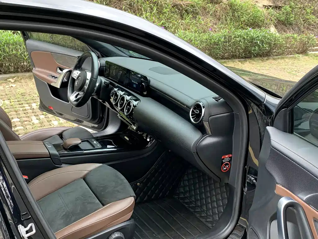 MERCEDES BENZ A-CLASS 2019
