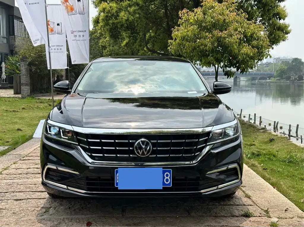 VOLKSWAGEN PASSAT 2020