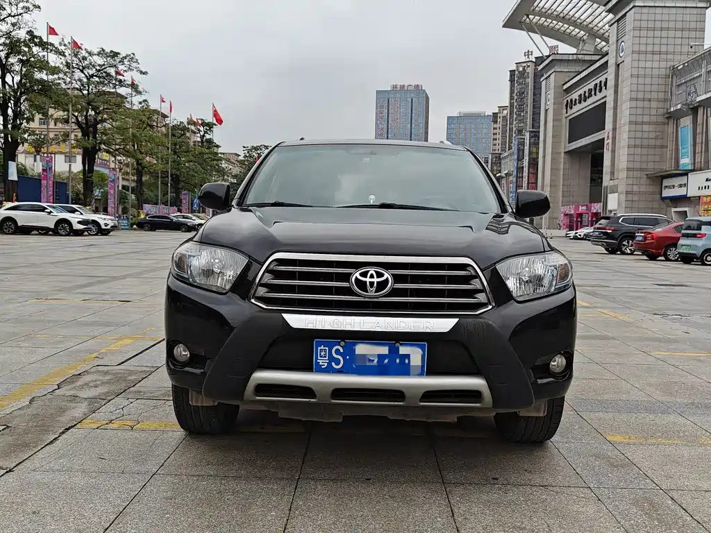 TOYOTA HIGHLANDER 2010