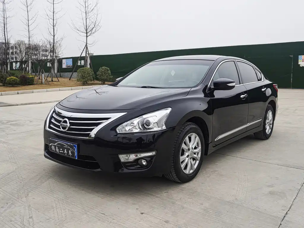 NISSAN TEANA 2015