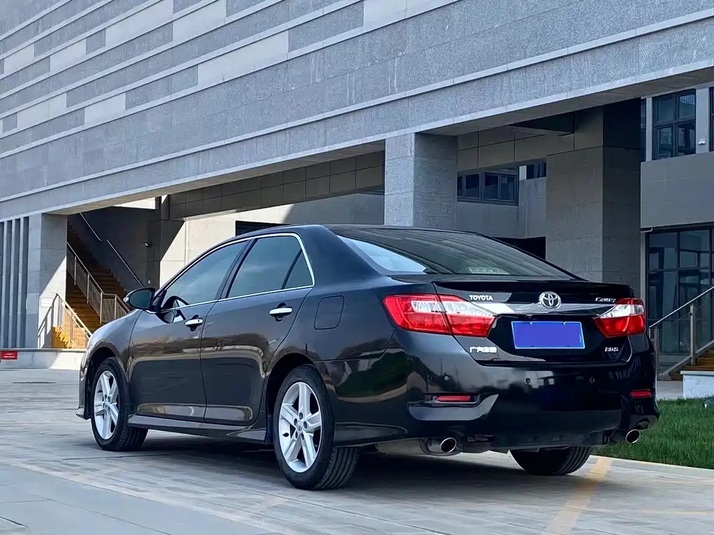 TOYOTA CAMRY 2013
