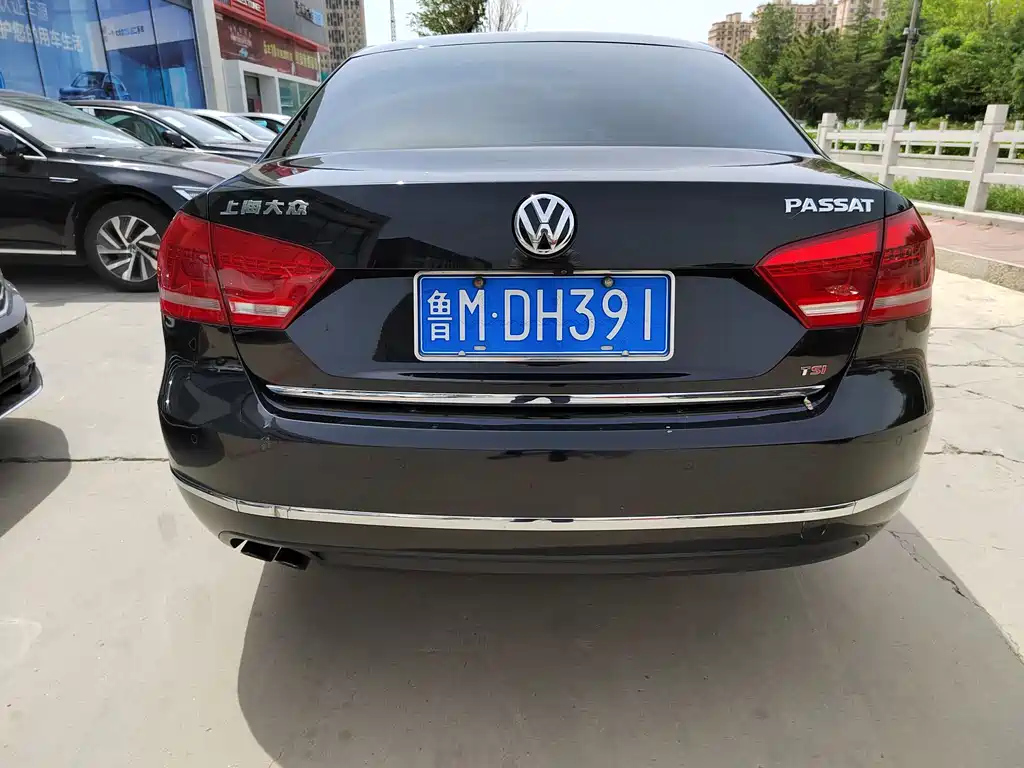 VOLKSWAGEN PASSAT 2015