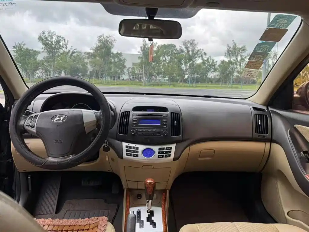 HYUNDAI CELESTA 2010