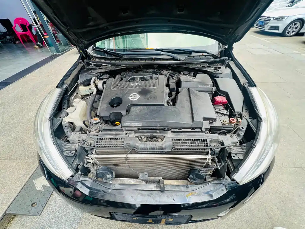 NISSAN TEANA 2011