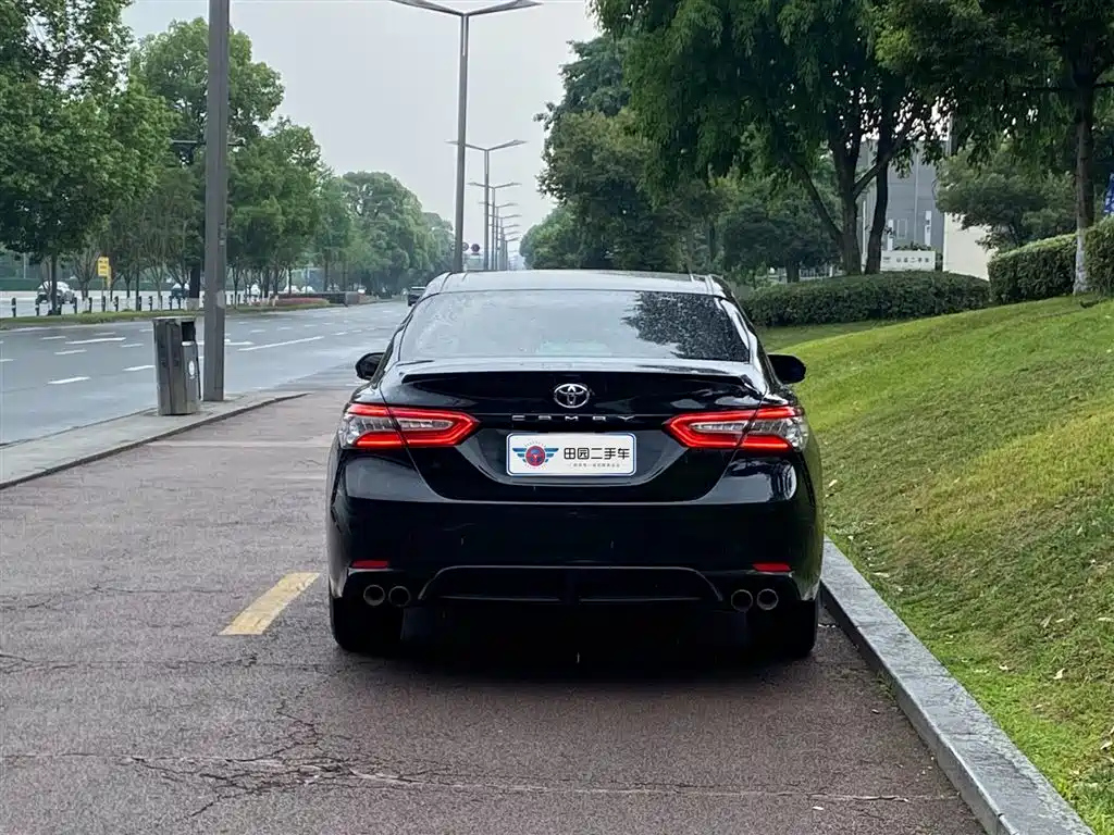 TOYOTA CAMRY 2018