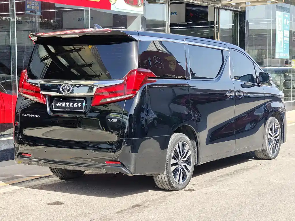 TOYOTA ALPHARD 2018