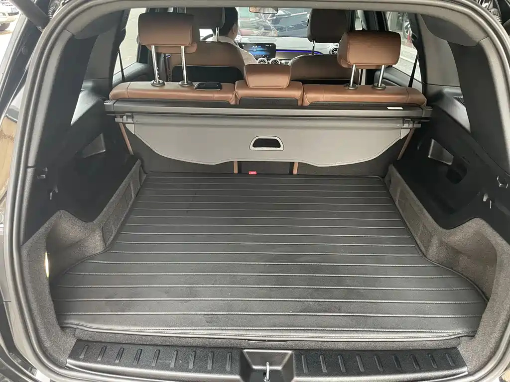 MERCEDES BENZ GLB 2023