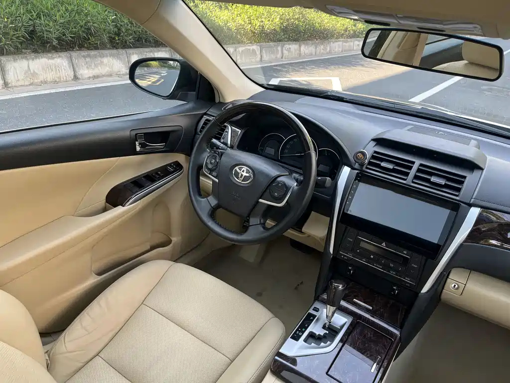 TOYOTA CAMRY 2016
