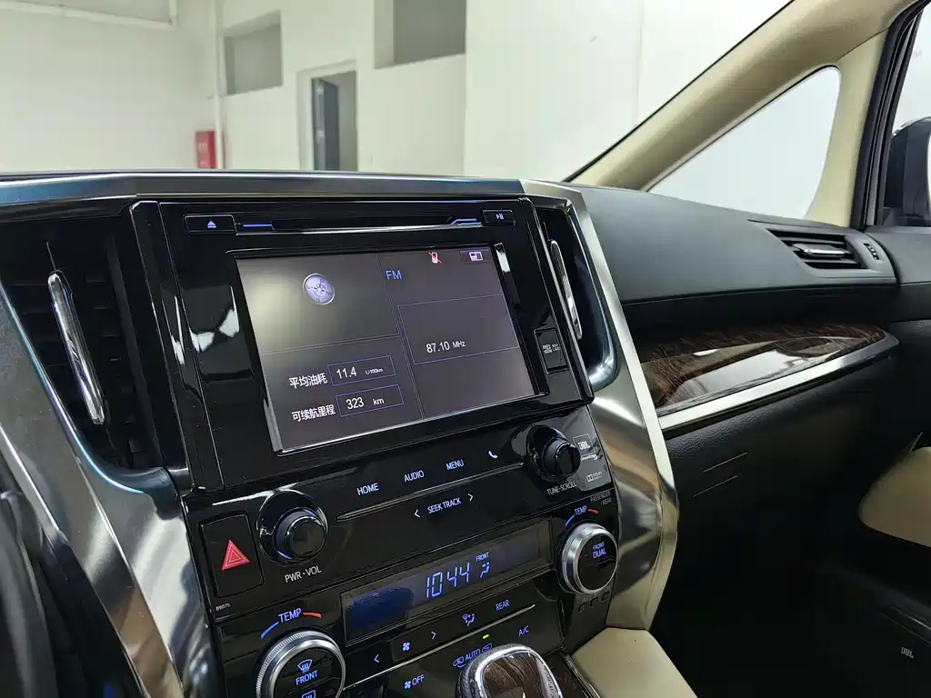 TOYOTA ALPHARD 2018