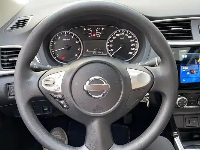 NISSAN SYLPHY 2020