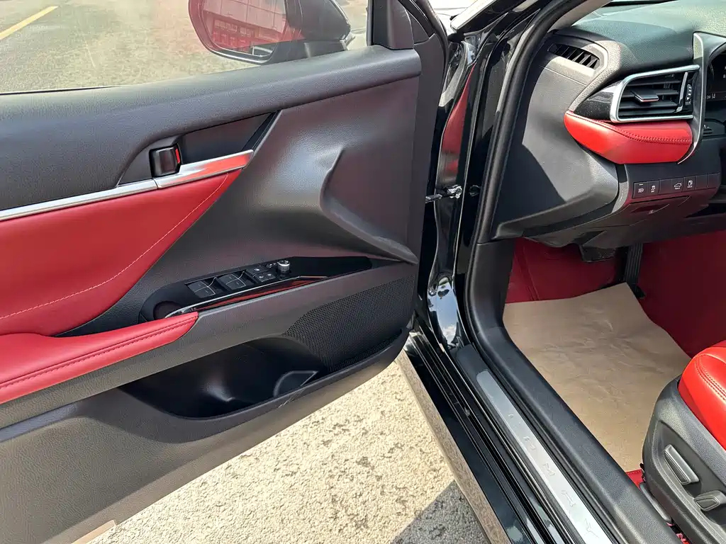 TOYOTA CAMRY 2021