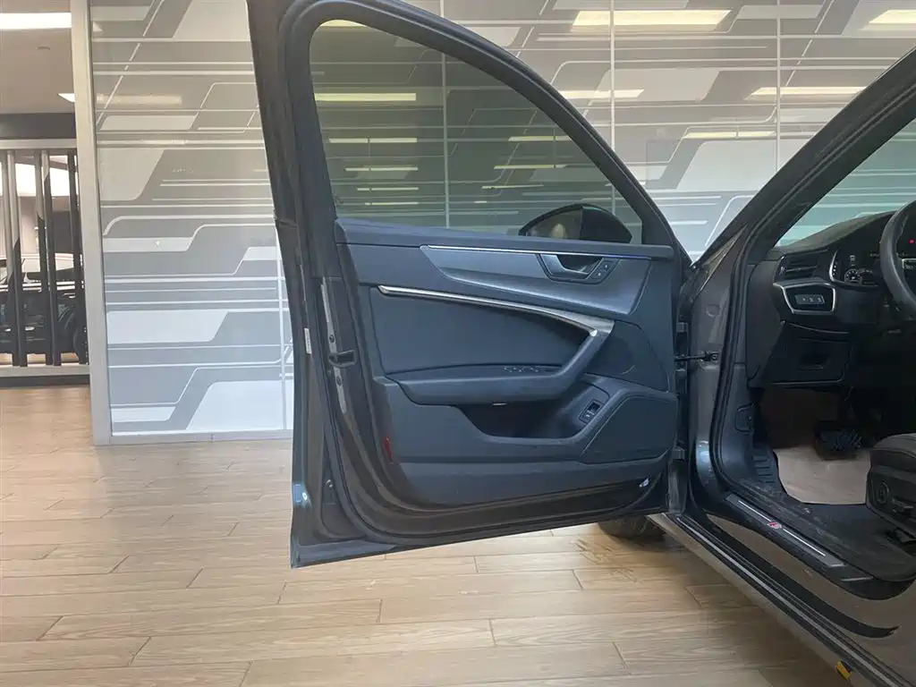 AUDI A6L 2021