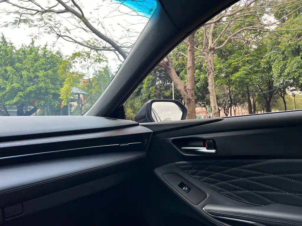 TOYOTA AVALON 2020