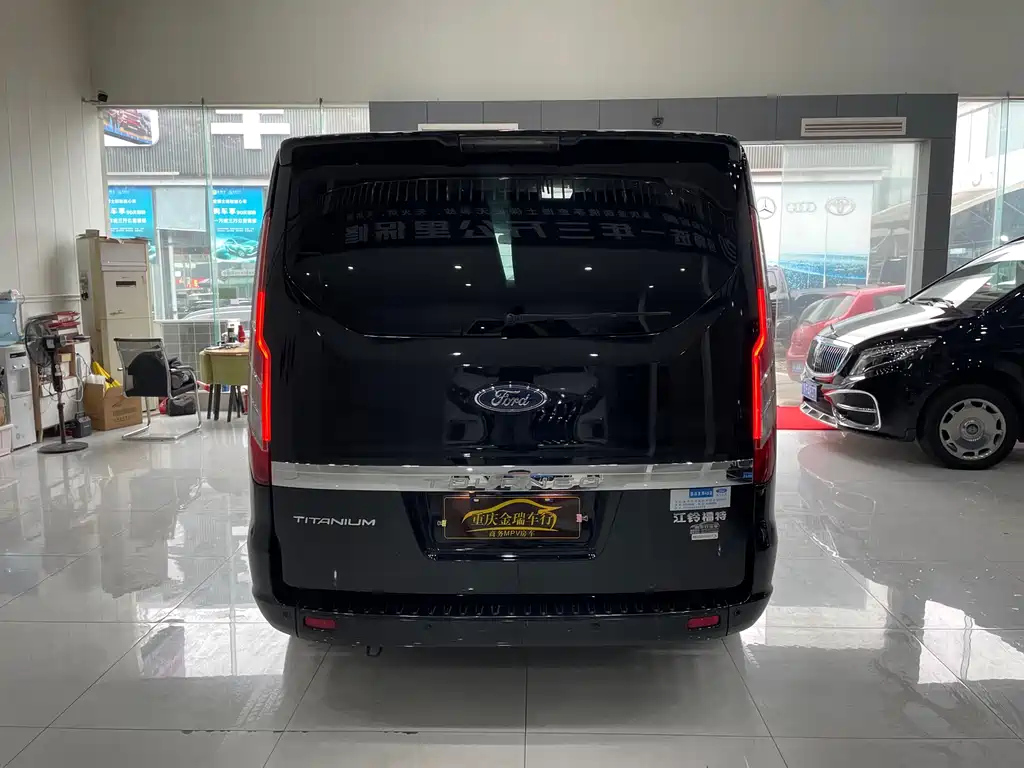 FORD TOUREO 2021
