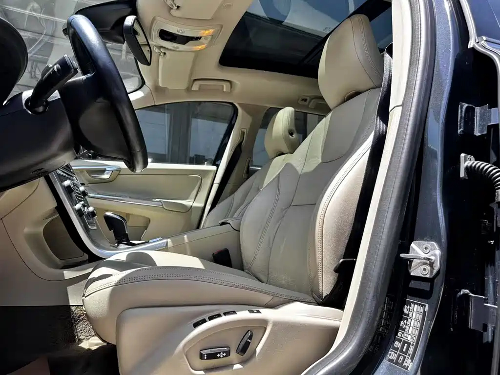 VOLVO XC60 IMPORT 2014