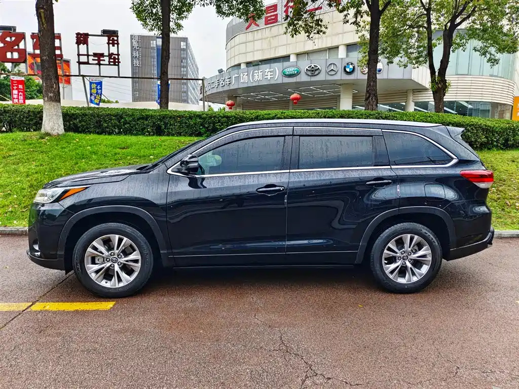 TOYOTA HIGHLANDER 2021