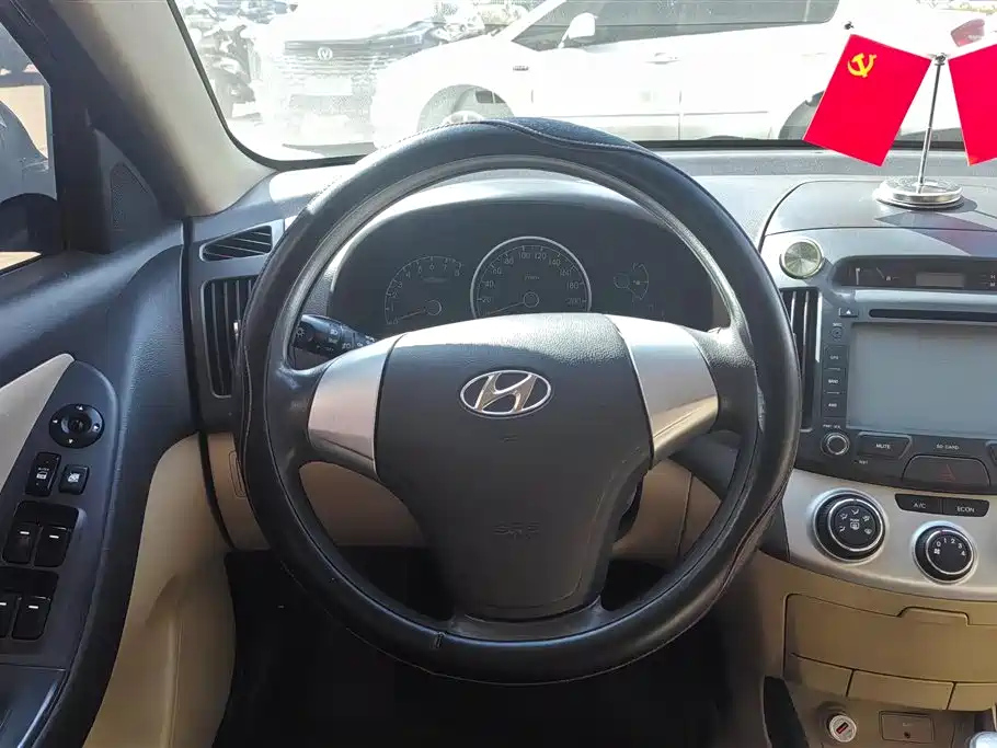 HYUNDAI CELESTA 2011