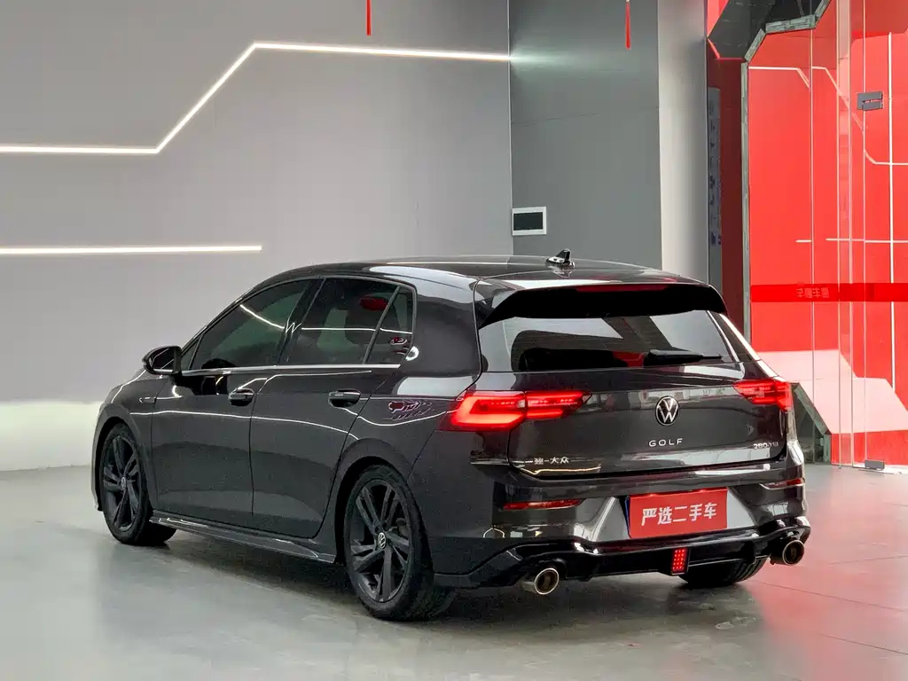 VOLKSWAGEN GOLF 2022