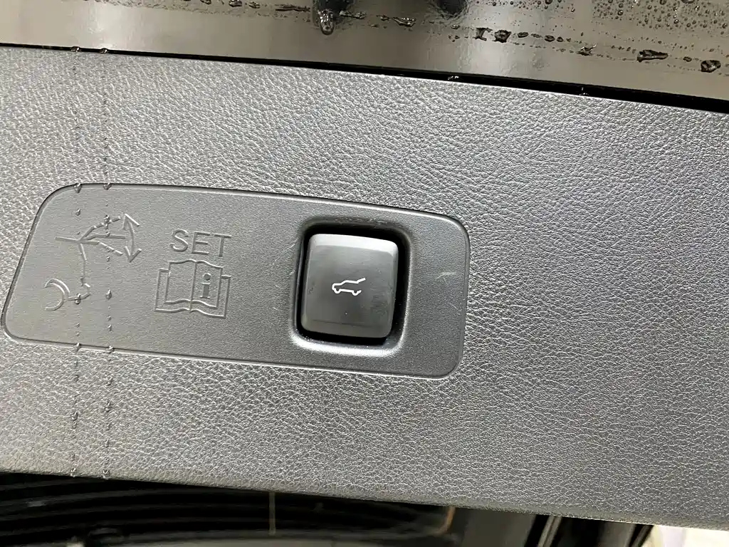 LINCOLN ADVENTURER 2022