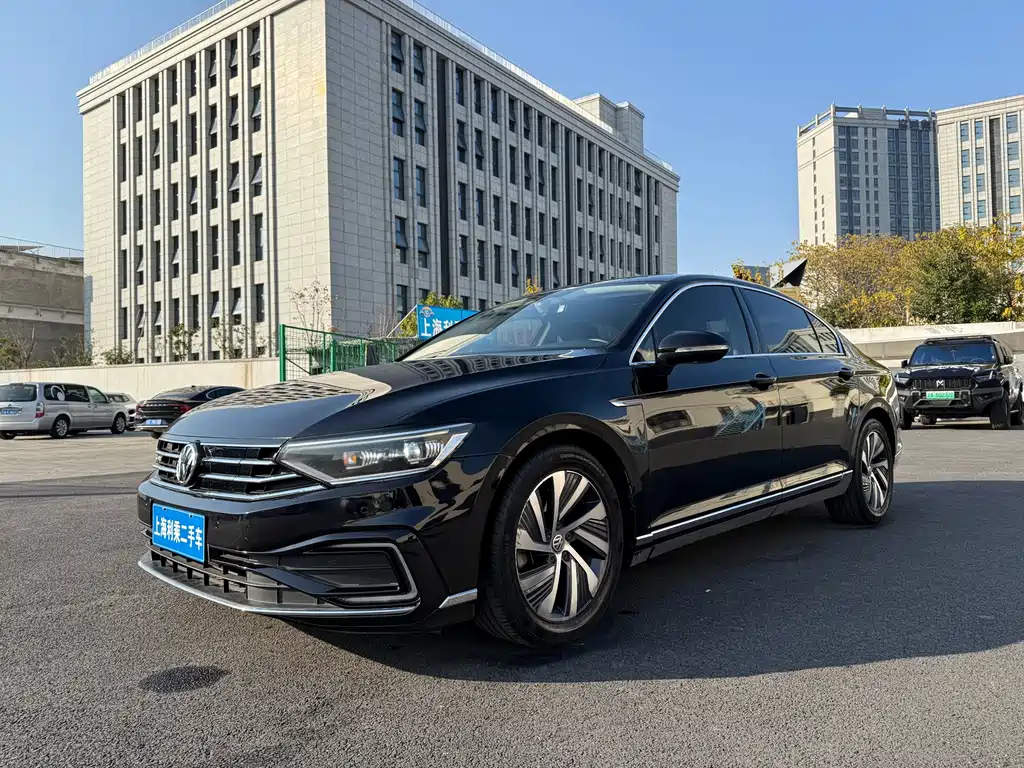 VOLKSWAGEN MAGOTAN GTE PLUG IN HYBRID 2020
