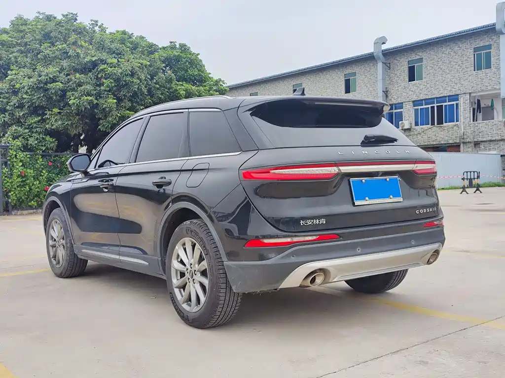 LINCOLN ADVENTURER 2020