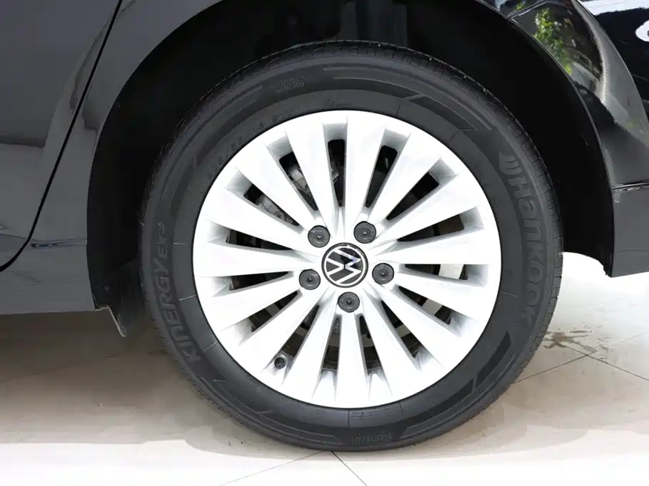 VOLKSWAGEN LAVIDA 2021