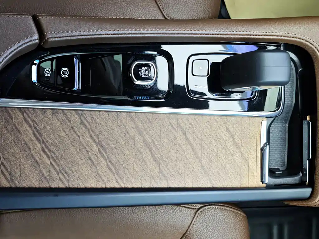 VOLVO S90 2024