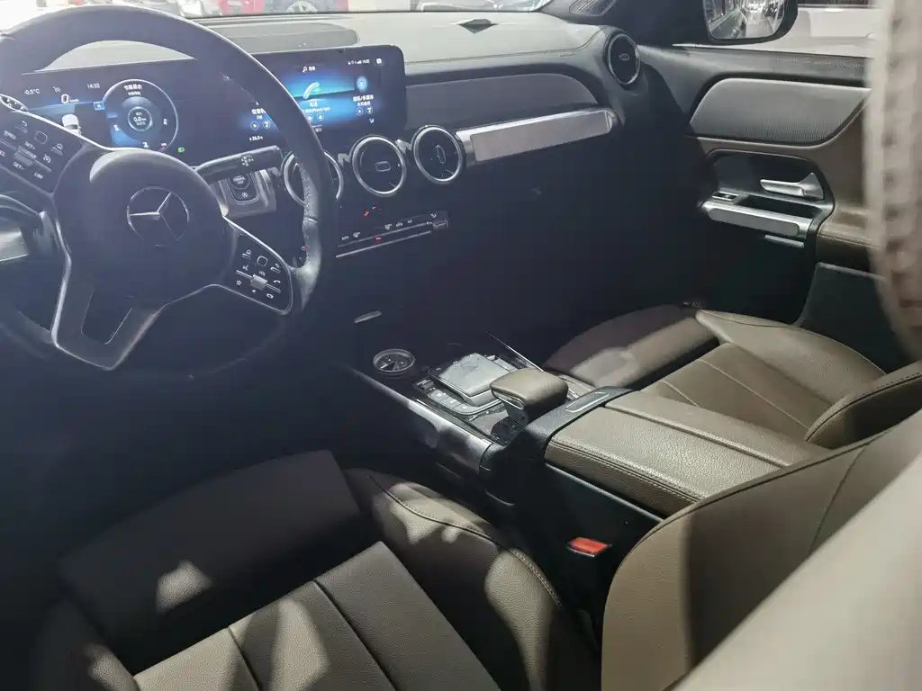 MERCEDES BENZ GLB 2021