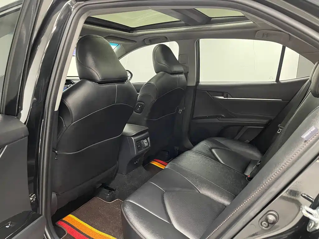 TOYOTA CAMRY 2021