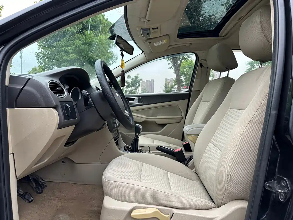 FORD FOCUS 2011