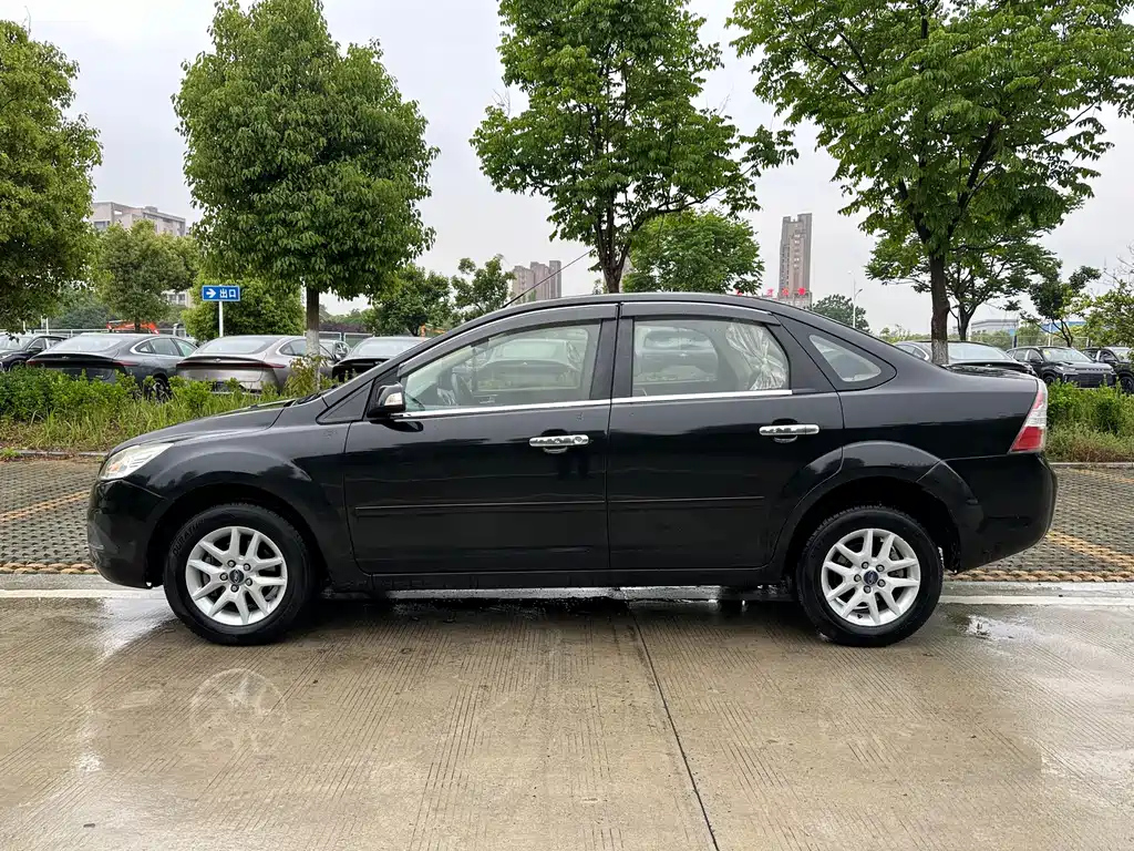 FORD FOCUS 2011
