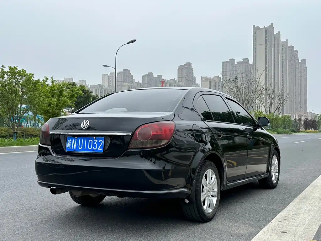 VOLKSWAGEN LAVIDA 2010