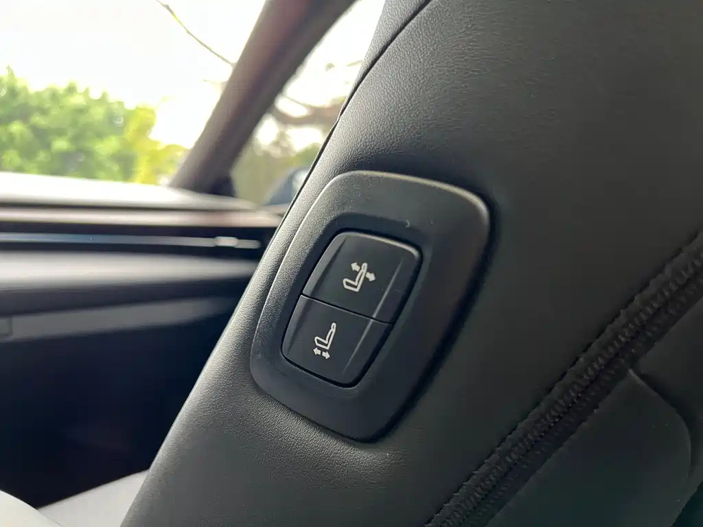 TOYOTA AVALON 2020