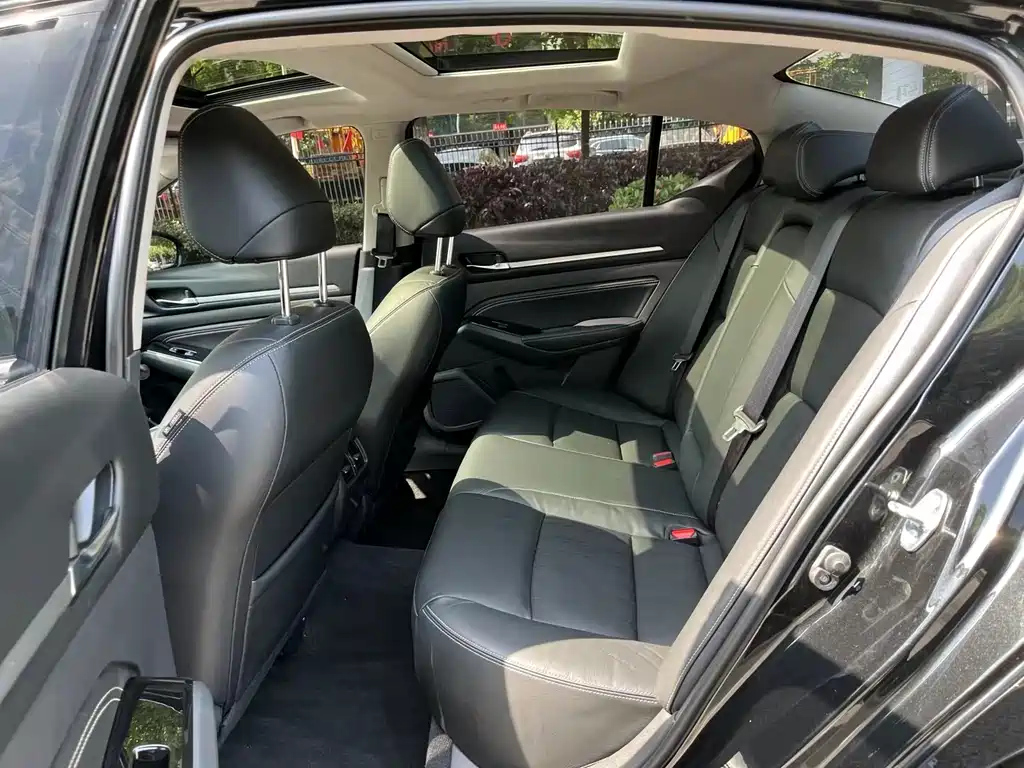 NISSAN TEANA 2021