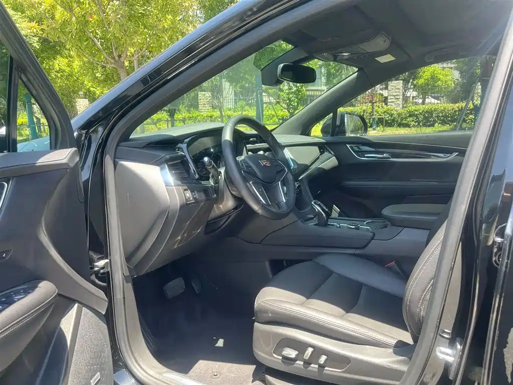 CADILLAC XT5 2021