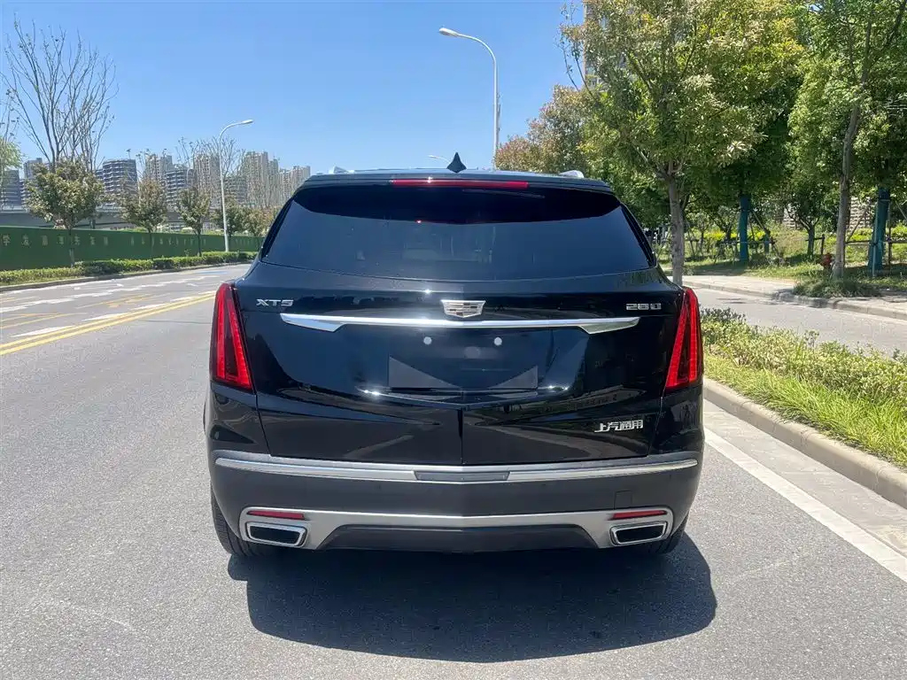 CADILLAC XT5 2021