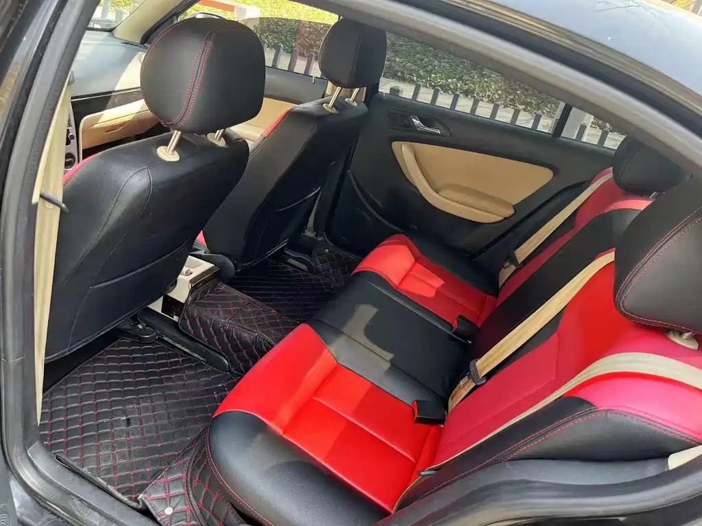 VOLKSWAGEN LAVIDA 2013