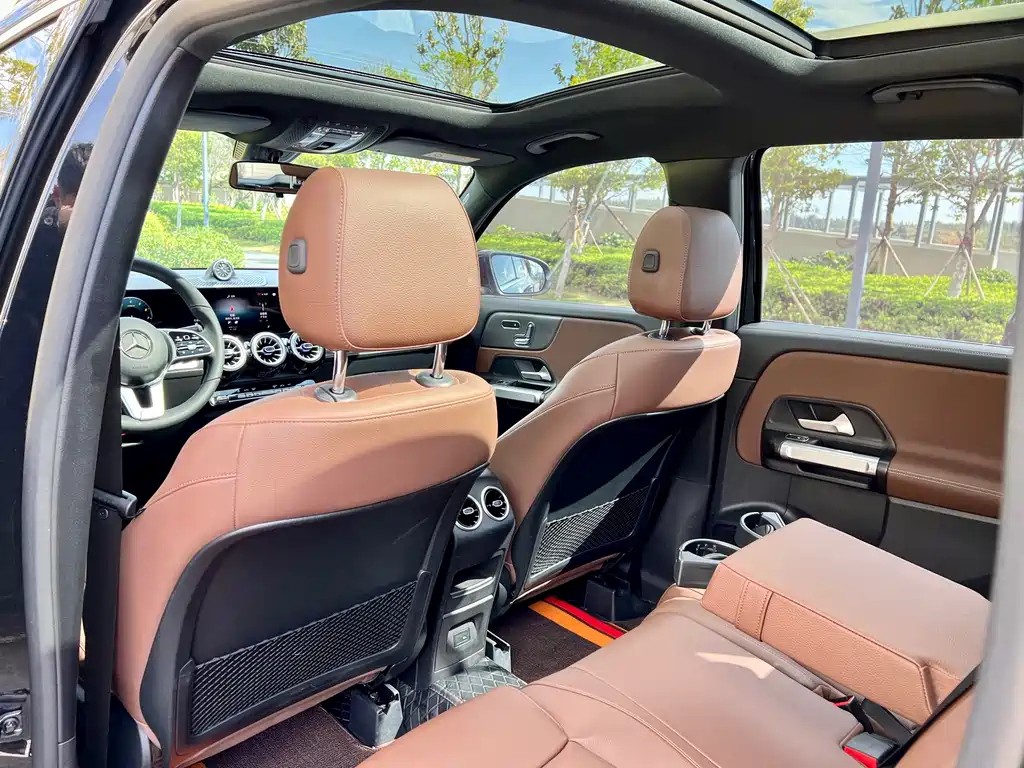 MERCEDES BENZ GLB 2023