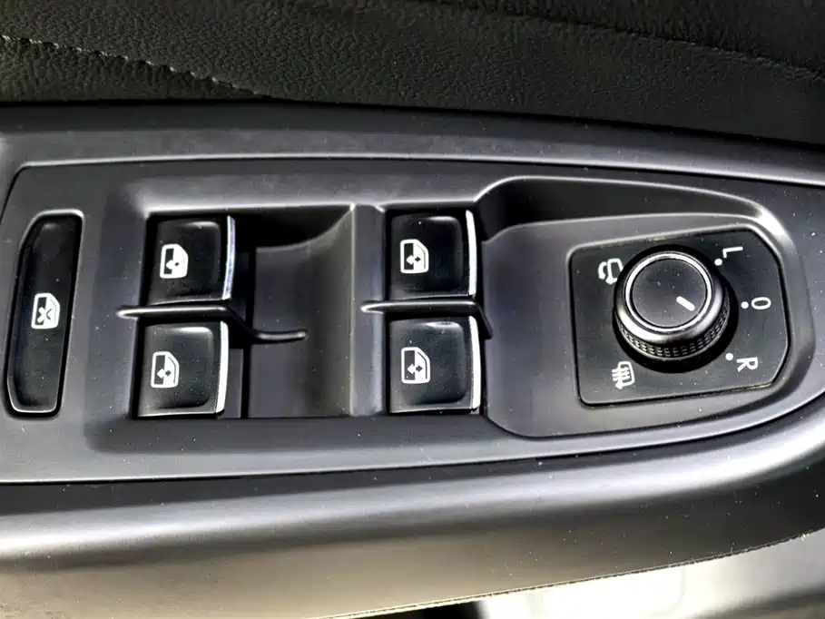 VOLKSWAGEN PASSAT 2021