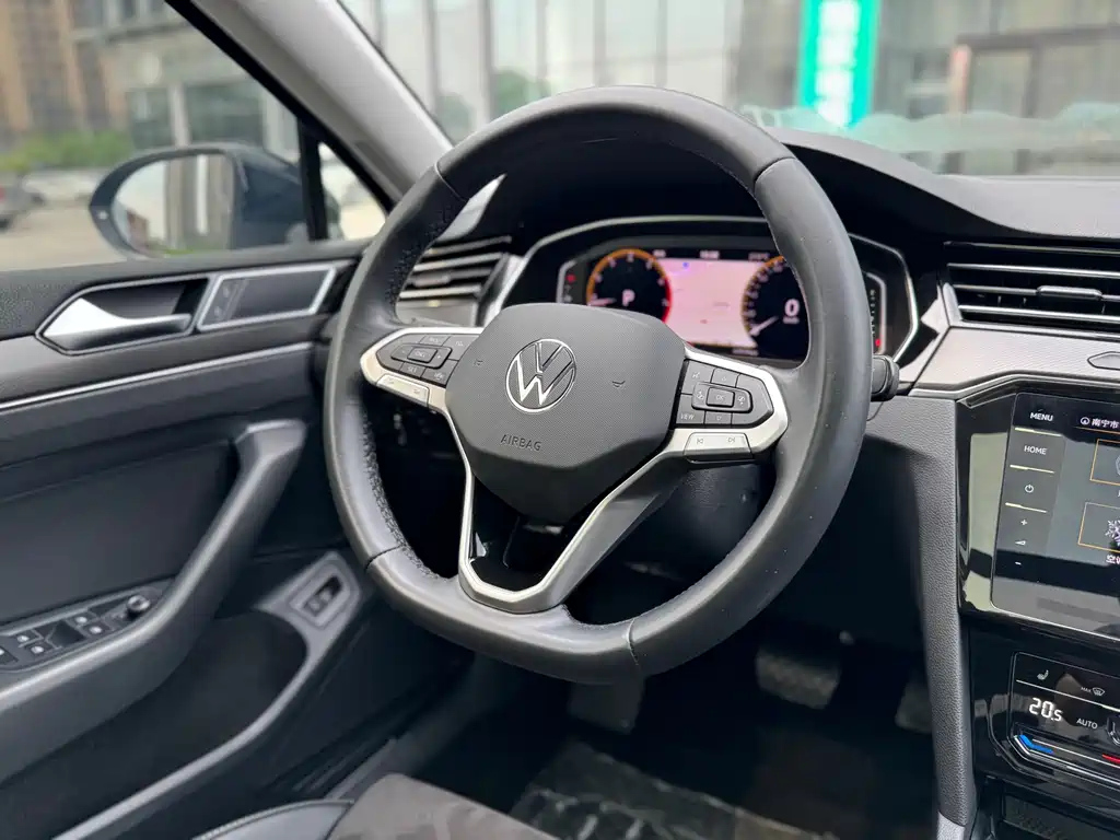 VOLKSWAGEN MAGOTAN 2022