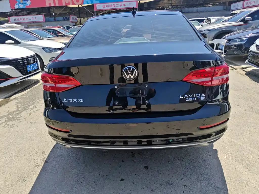 VOLKSWAGEN LAVIDA 2021