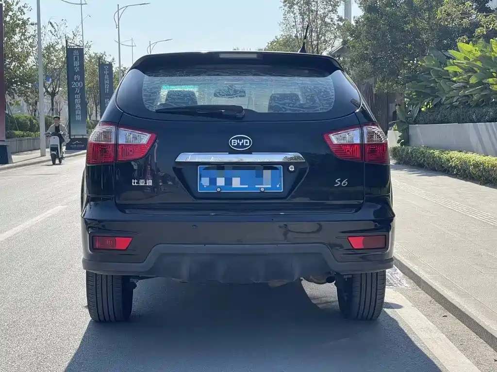 BYD S6 2014