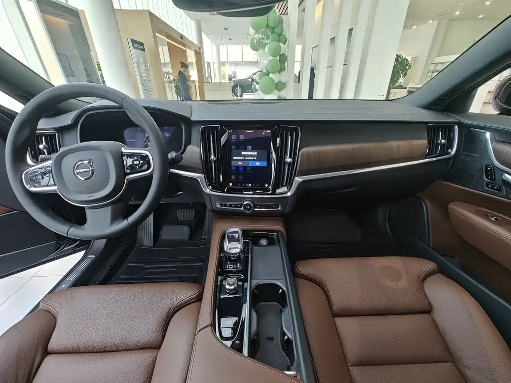 VOLVO S90 2022